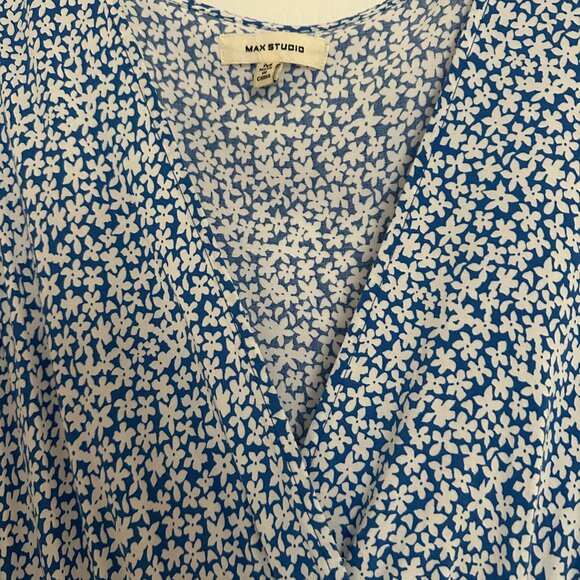 Cute Maxi dress in blue and white floral print by Max Studio - Picture 3 of 4